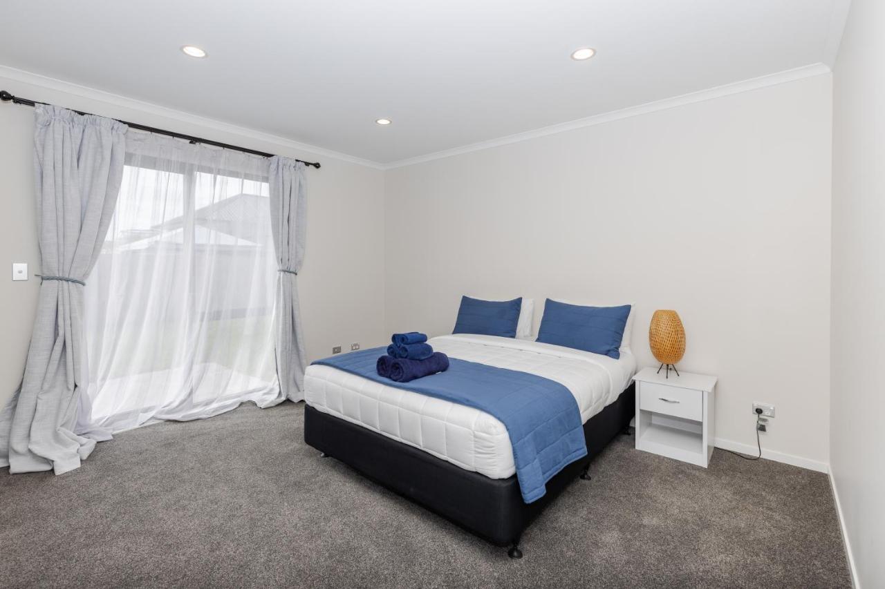 Stay In Newly Built House Hamilton Exterior photo
