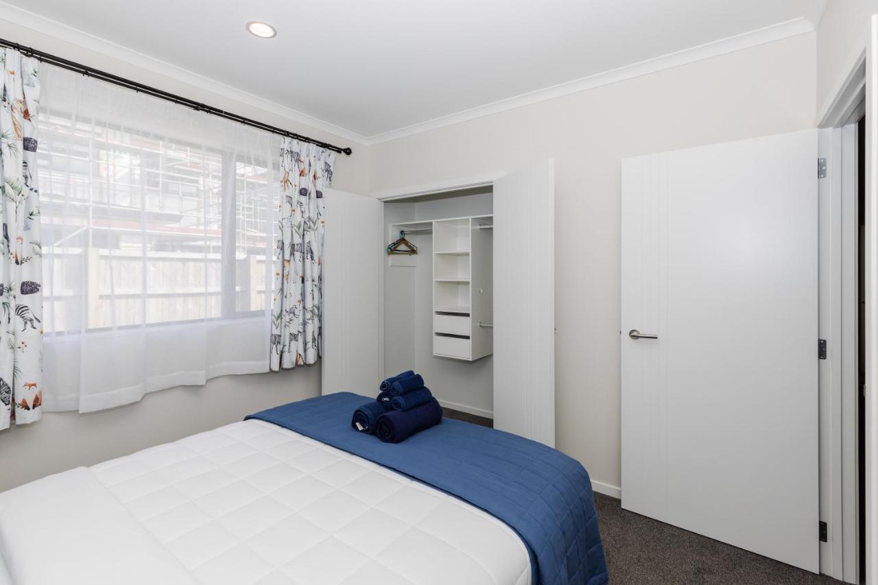 Stay In Newly Built House Hamilton Exterior photo